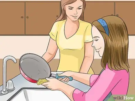 Imagen titulada Teach Your Child to Wash Dishes Step 5