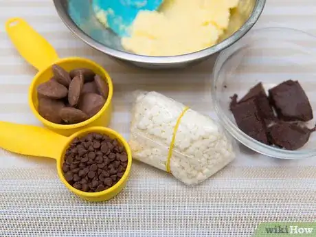 Imagen titulada Make a Chocolate Biscuit Cake Step 14