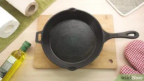 Imagen titulada Season a Cast Iron Skillet Step 15