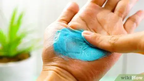 Imagen titulada Clean Food Coloring off Skin Step 6