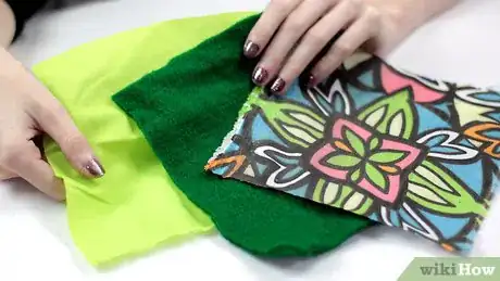 Imagen titulada Make Fabric Flowers Step 1