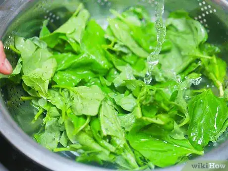 Imagen titulada Freeze Spinach Step 2