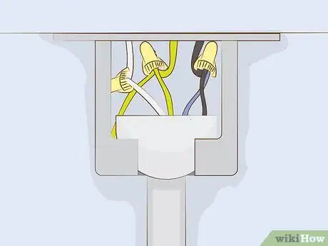 Imagen titulada Connect Ceiling Fan Wires Step 14