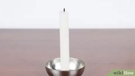 Imagen titulada Light a Candle Step 1