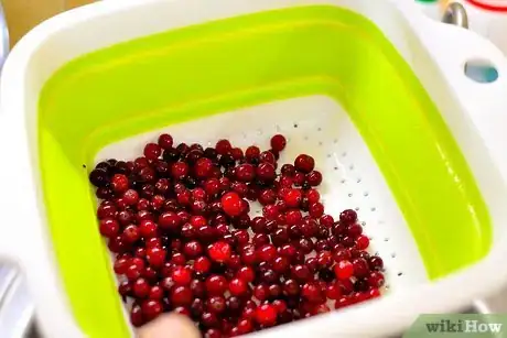 Imagen titulada Dry Cranberries Step 2