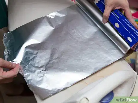 Imagen titulada Use Aluminum Foil Step 7