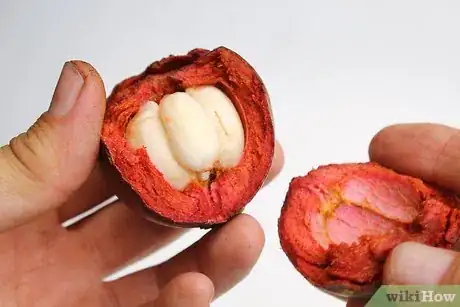 Imagen titulada Eat Mangosteen Step 6