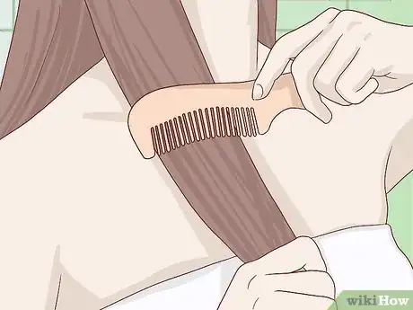 Imagen titulada Use Hair Thinning Shears Step 20