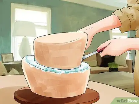 Imagen titulada Use Topsy Turvy Cake Pans Step 12