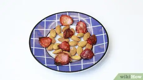 Imagen titulada Dry Strawberries Step 12