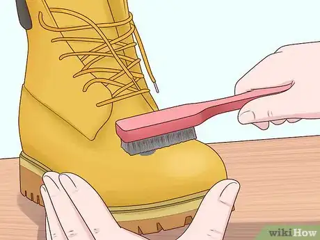 Imagen titulada Clean Timberland Boots Step 1