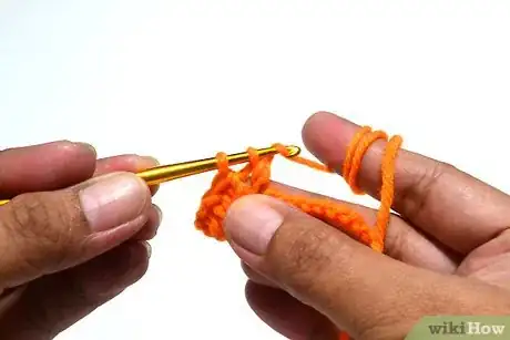 Imagen titulada Crochet Left Handed Step 5