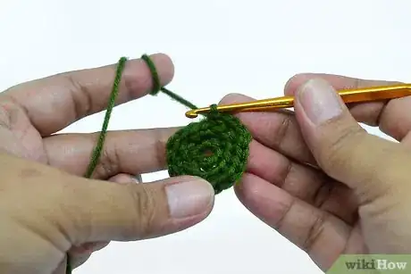 Imagen titulada Crochet a Ball Step 4