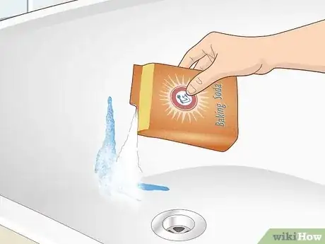 Imagen titulada Remove Paint from an Acrylic Tub or Bath Step 5