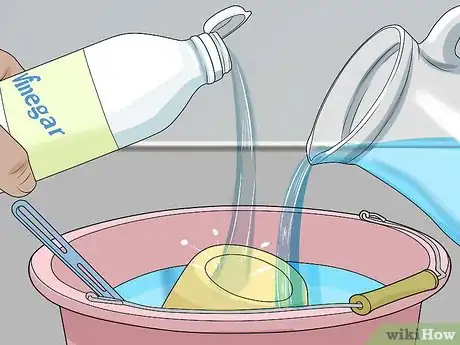 Imagen titulada Clean a Toilet Brush Step 11