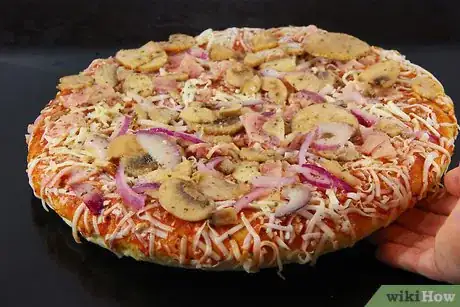 Imagen titulada Cook Frozen Pizza Step 5