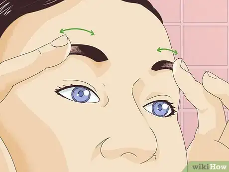 Imagen titulada Exfoliate Your Eyebrows Step 10