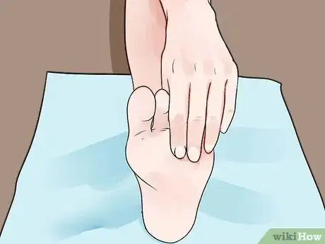 Imagen titulada Get Rid of Toe Cramps Step 3