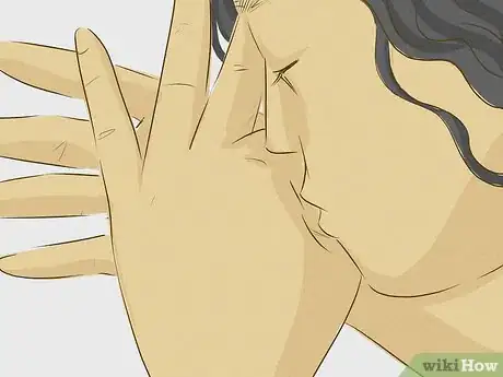 Imagen titulada Practice Kissing Step 5