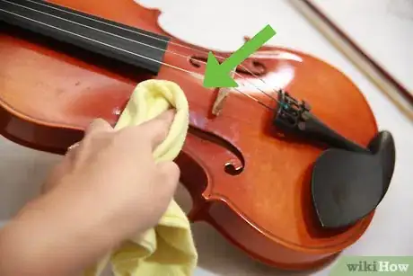 Imagen titulada Clean a Violin Step 5