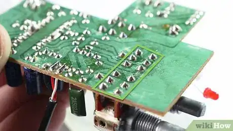 Imagen titulada Solder Electronics Step 13