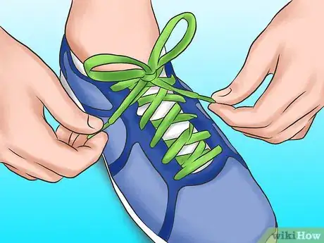 Imagen titulada Tie Your Shoe Laces Differently Step 7