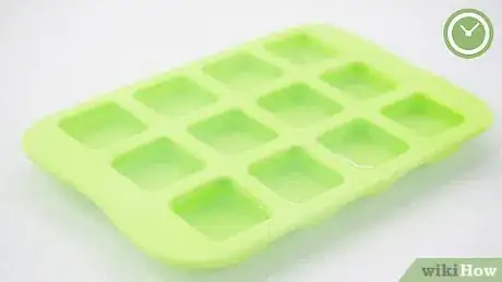 Imagen titulada Make Ice Cubes Without a Tray Step 3