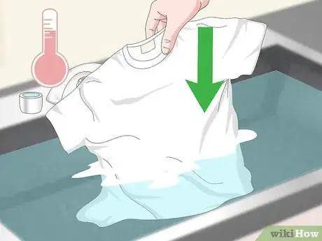 Imagen titulada Dye a Shirt Step 6