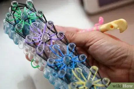 Imagen titulada Make a Rainbow Loom Bracelet Step 19Bullet3