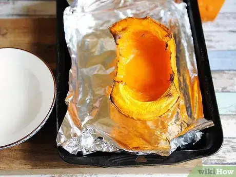 Imagen titulada Peel an Acorn Squash Step 12