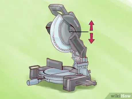 Imagen titulada Use a Power Miter Saw Step 7