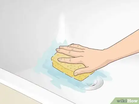 Imagen titulada Remove Paint from an Acrylic Tub or Bath Step 7