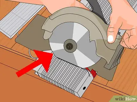 Imagen titulada Cut Blinds Step 11