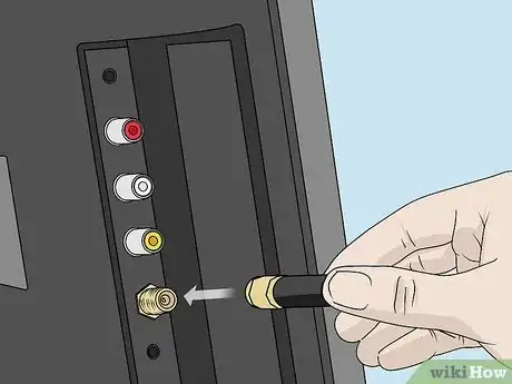 Imagen titulada Hook Up a TV Antenna Step 6