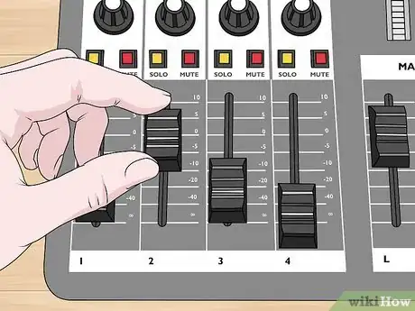 Imagen titulada Use a Mixer Step 8