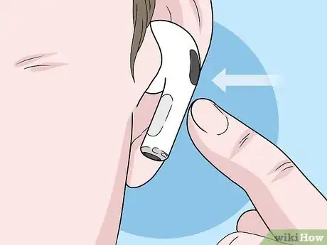 Imagen titulada Stop Airpods from Falling Out Step 2