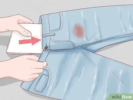 Imagen titulada Remove a Red Wine Stain from Jeans Step 2