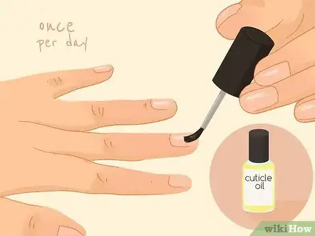 Imagen titulada Make Your Fingernails Look Good Step 3