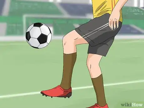 Imagen titulada Improve Your Game in Soccer Step 1