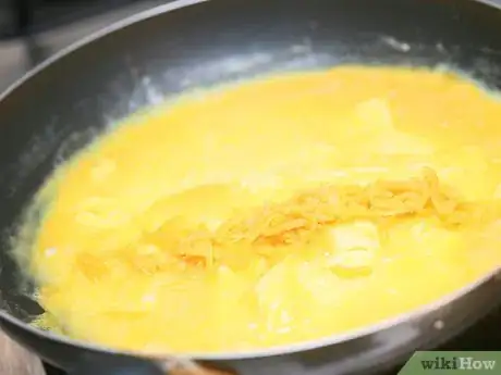 Imagen titulada Make a Cheese Omelette Step 6