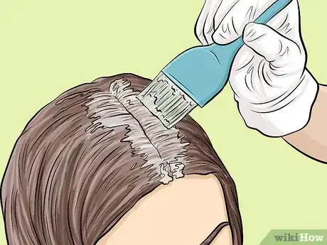 Imagen titulada Dye Hair With Jell O Step 3