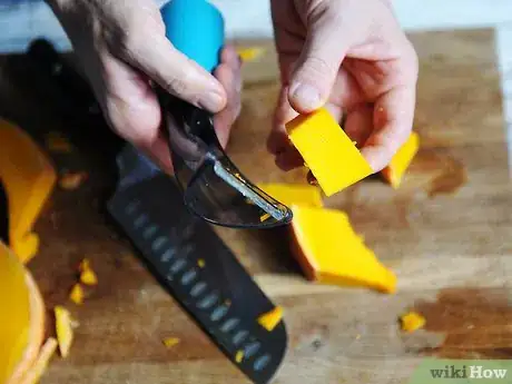 Imagen titulada Peel an Acorn Squash Step 18