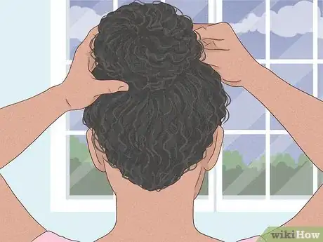 Imagen titulada Take Care of Naturally Curly Hair Step 13