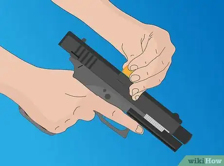 Imagen titulada Reload a Pistol and Clear Malfunctions Step 23