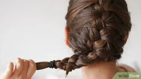 Imagen titulada Braid Your Own Hair Step 15