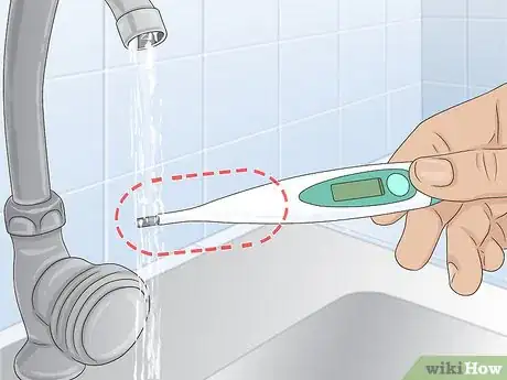 Imagen titulada Disinfect a Thermometer Step 3