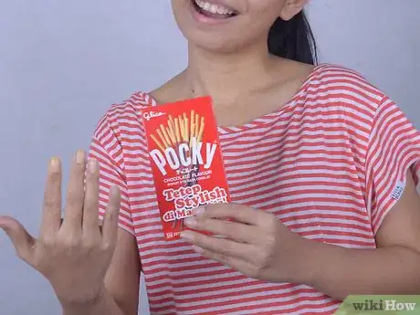 Imagen titulada Play the Pocky Game Step 3