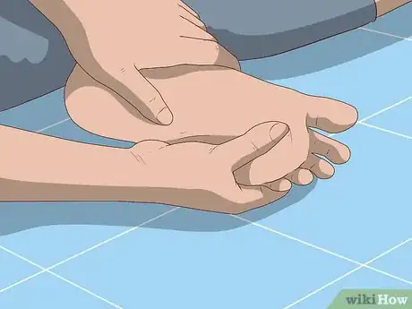 Imagen titulada Give Yourself a Foot Massage Step 3.jpeg