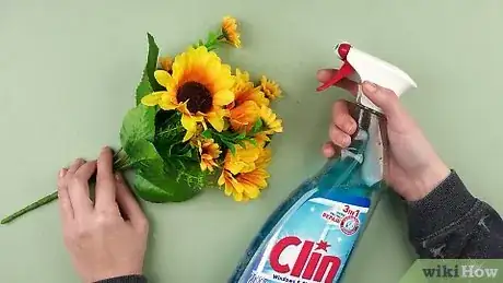 Imagen titulada Clean Artificial Flowers Step 8