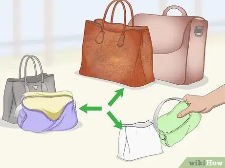 Imagen titulada Store Handbags Step 1